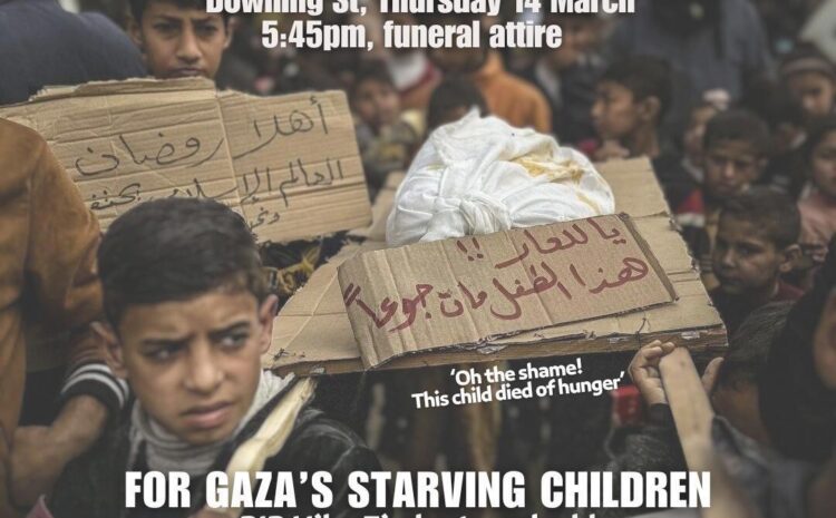  Candlelight vigil held in London for Palestinian children in Gaza